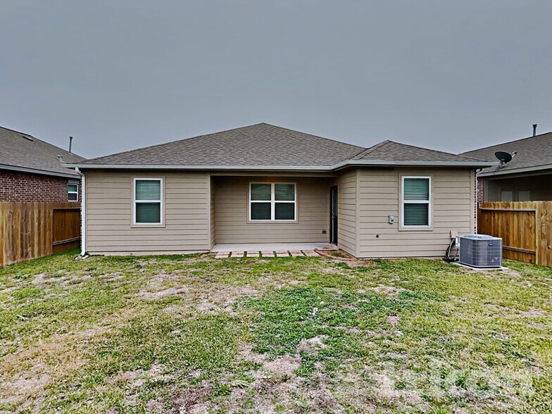 Building Photo - 8888 Oval Glass St