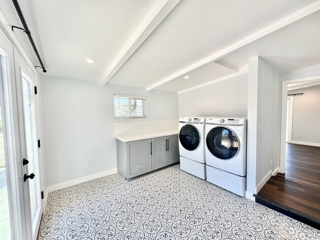 Building Photo - Beautifully Updated & Remodeled Single-Story Country Home with Detached Guest Home Unit on Gated ...