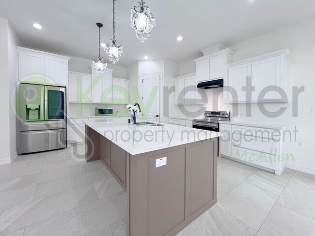 Building Photo - Beautiful 3 bedroom/ 2.5 bath Home in Edinburg - $500 off the First Month Rent!!!
