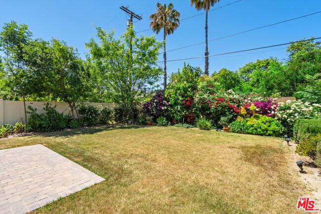 Building Photo - 17053 Cantlay St