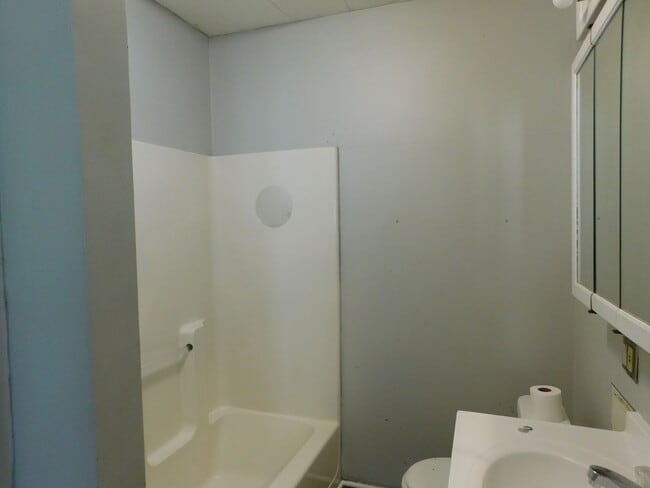 Building Photo - Fully Remodeled, Charming Home