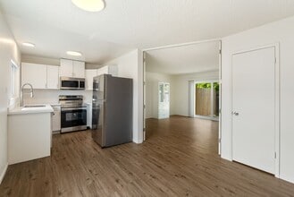 Building Photo - 1831 Garden St