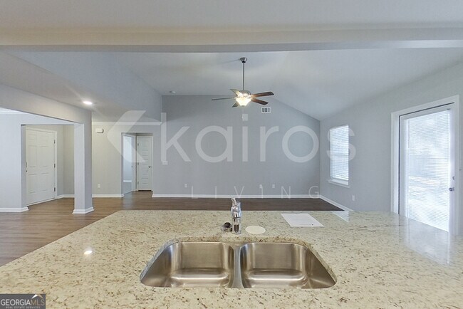 Building Photo - 203 Western Red Cedar Dr