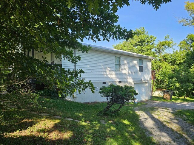 Building Photo - 306 Ave B