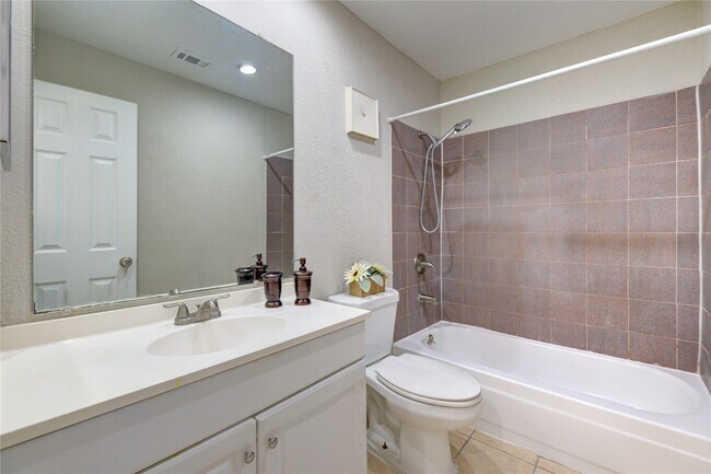 Building Photo - 16800 Sugar Pine Dr