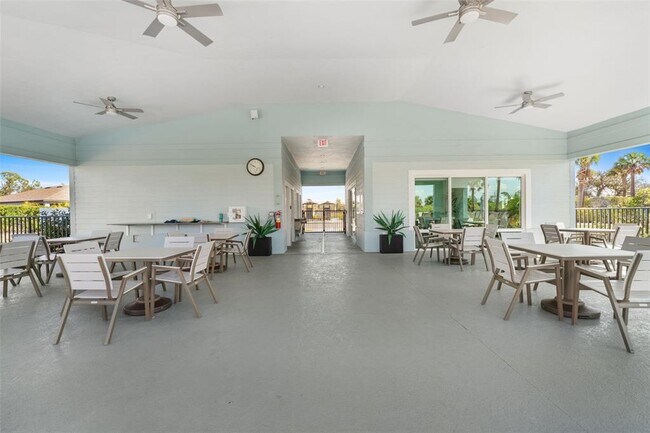 Building Photo - 1536 Saddlewood Cir