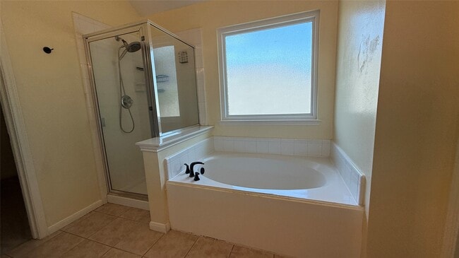 Building Photo - 7206 Bethany Bay Dr