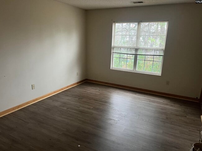 Building Photo - 122 Hazelwood Ct