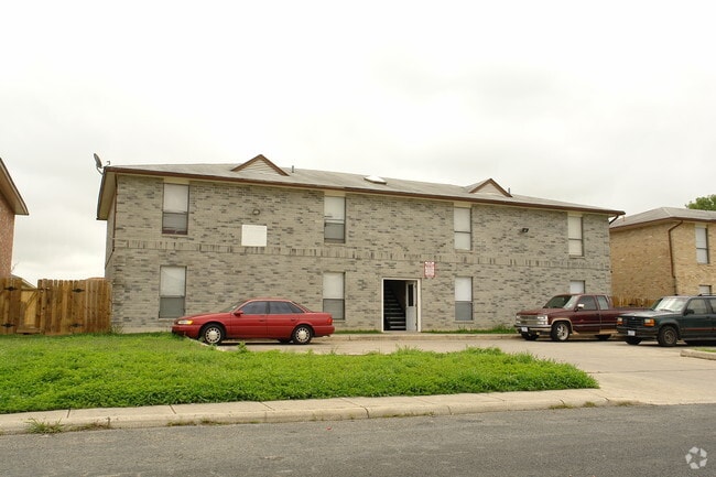 Building Photo - 7568 Windsor Oaks