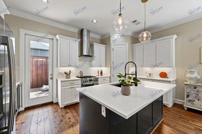 Building Photo - 5211 Mission Ave