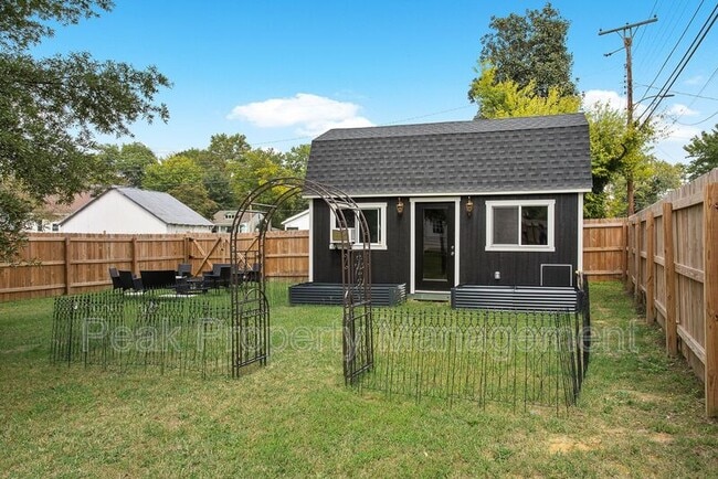 Building Photo - 2616 Redwood Ave