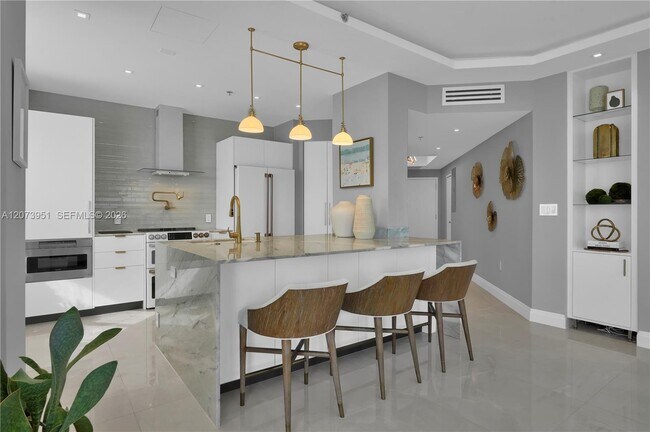 Building Photo - 4201 Collins Ave