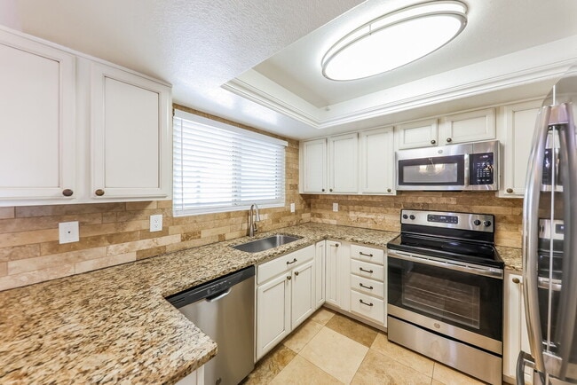 Building Photo - 20620 N 18th Ave