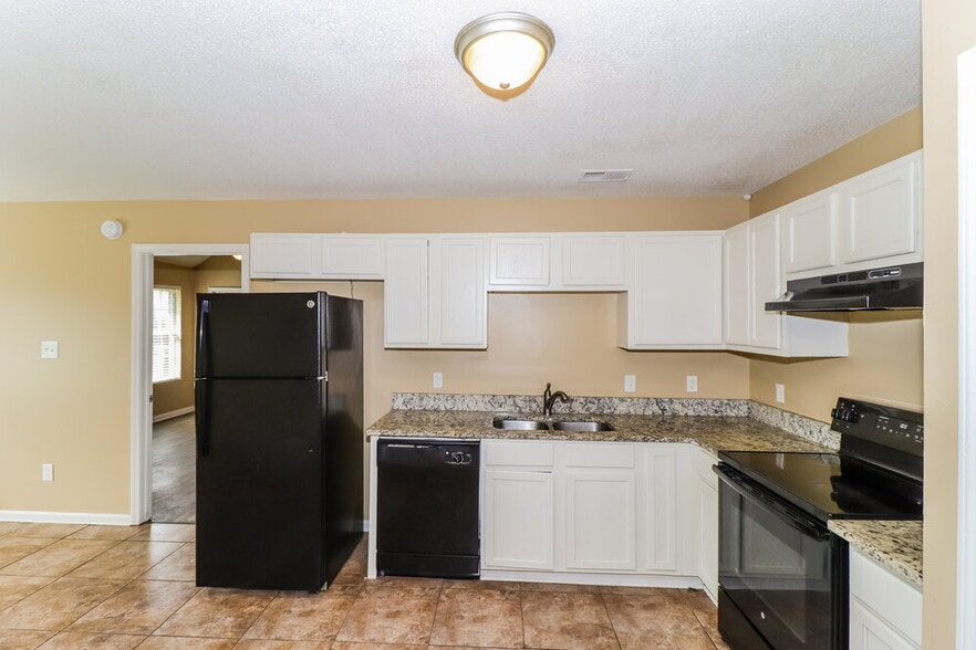 Building Photo - 4551 Cedargreen Cove