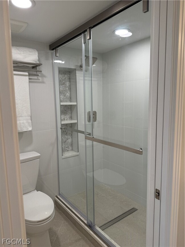 Building Photo - 5850 Trailwinds Dr