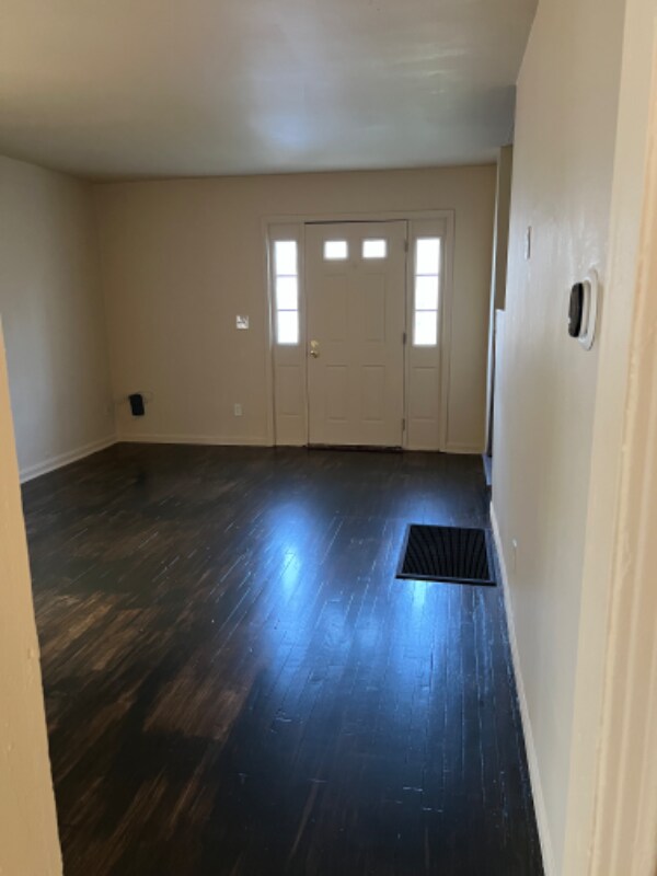 Building Photo - 2348 E 37th St