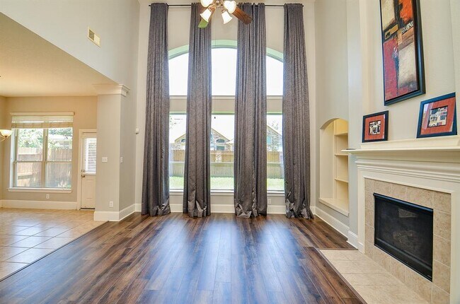 Building Photo - 10910 Milano Ct