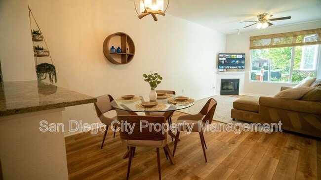 Building Photo - 300 W Beech St