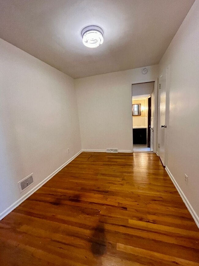 Building Photo - Charming 3-Bedroom Home with Spacious Layo...