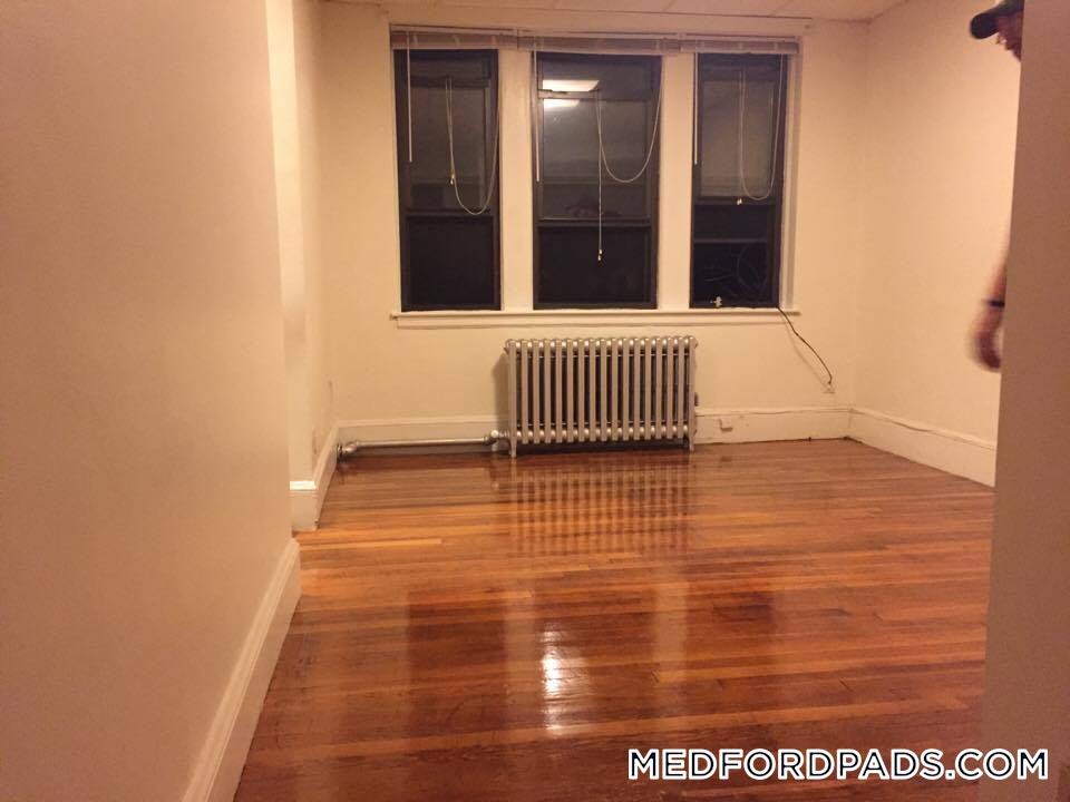 Building Photo - 53 Fellsway W