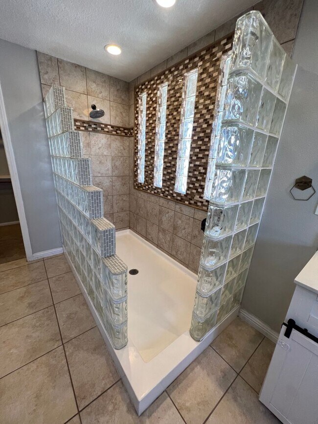 Building Photo - Spring Valley Lake Home