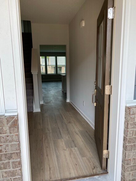 Building Photo - 3115 Lamond Dr