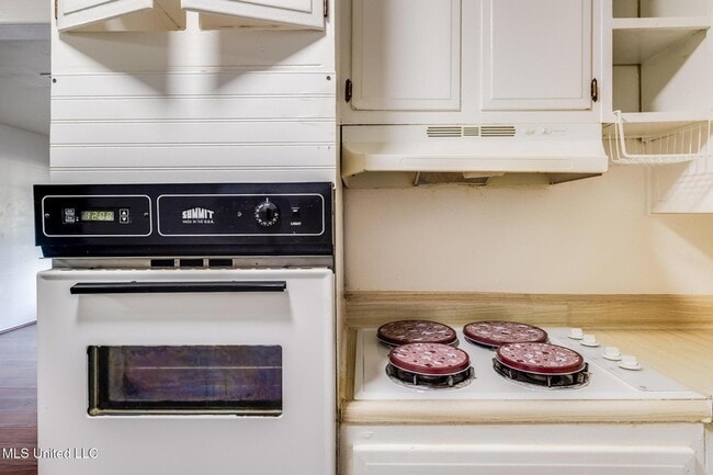 Building Photo - 1889 Greater Ave