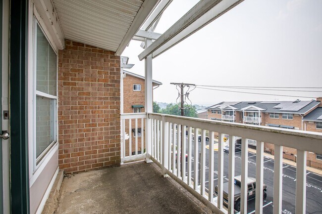 Building Photo - Charming 2 BR/2 BA Condo in Barry Farms!