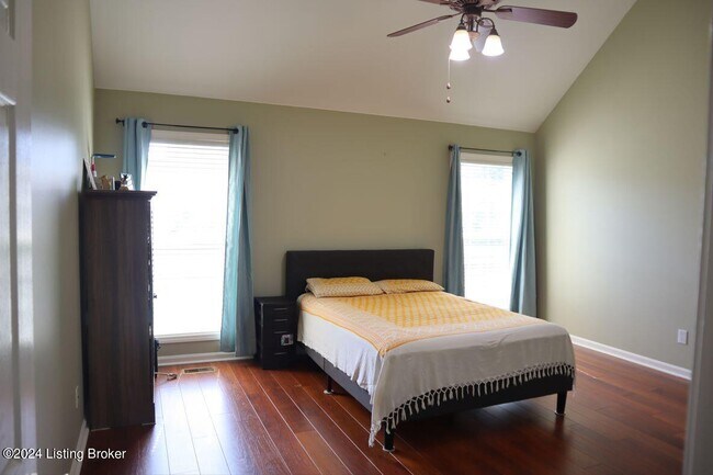 Building Photo - 10129 Spring Gate Dr