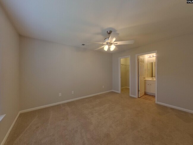 Building Photo - 226 Blazer Dr