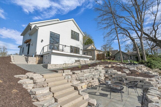 Building Photo - 6255 S Linnie Lac Pl