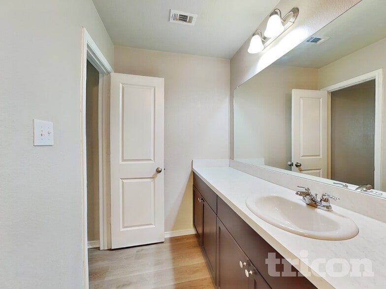 Building Photo - 9720 Marbach Brk