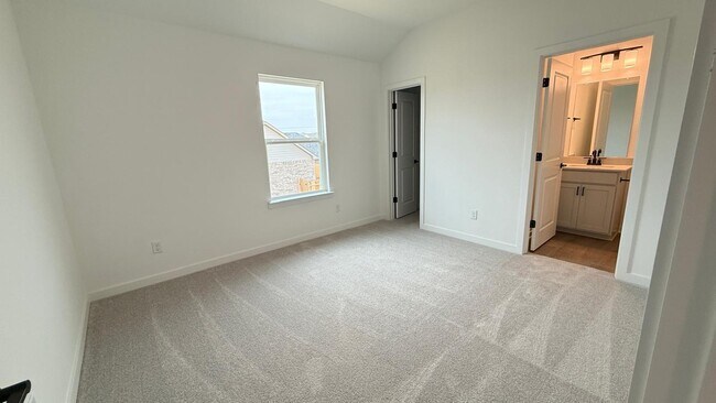 Building Photo - 597 Rubber Tree Wy