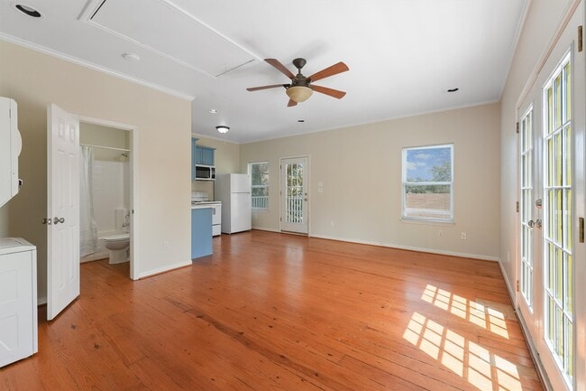 Building Photo - 4027 Michaux St