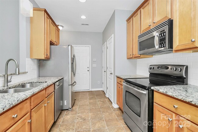 Building Photo - 1340 Hammond Dr