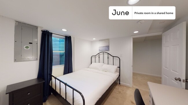 Building Photo - 1242 11th St NW