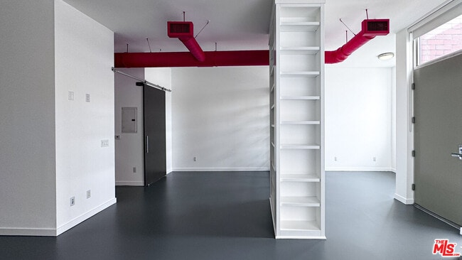 Building Photo - 1912 Broadway