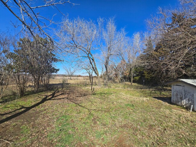 Building Photo - 3 Bedroom 2 Bath home in Shawnee!