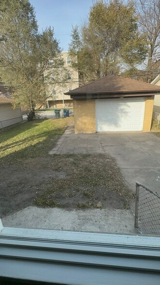 Building Photo - 124 Webb St