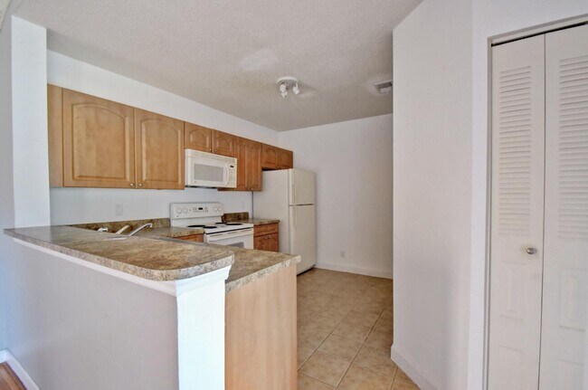Building Photo - 5701 Riverside Dr
