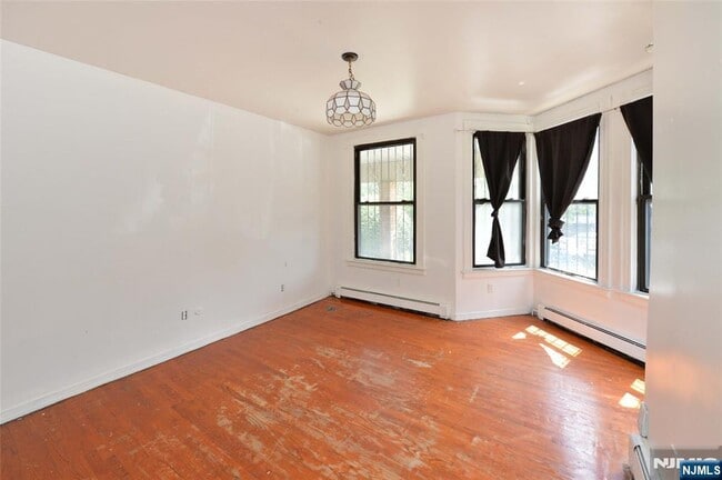 Building Photo - 100 N 9th St