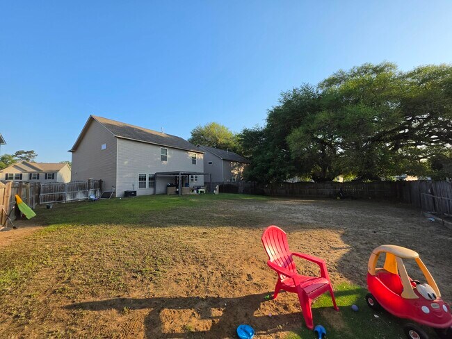 Building Photo - 147 Niblick Dr