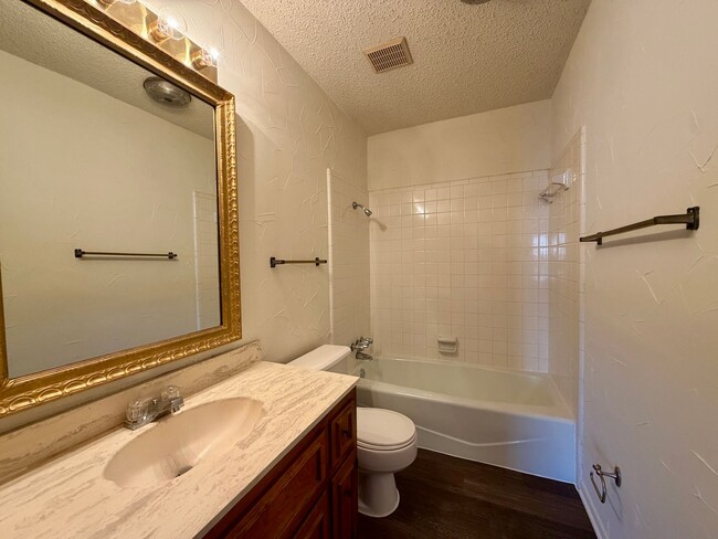 Building Photo - Duplex