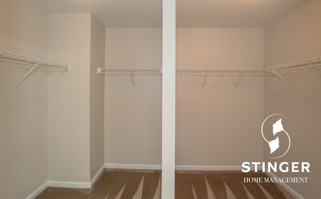 Building Photo - 82 Shadow Moss Dr