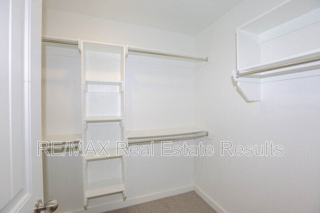 Building Photo - 1503 Purple Finch St