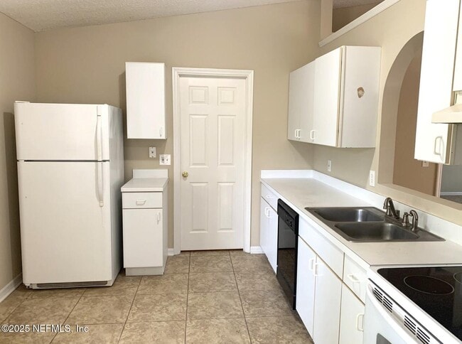 Building Photo - 2698 R S Bailey Dr