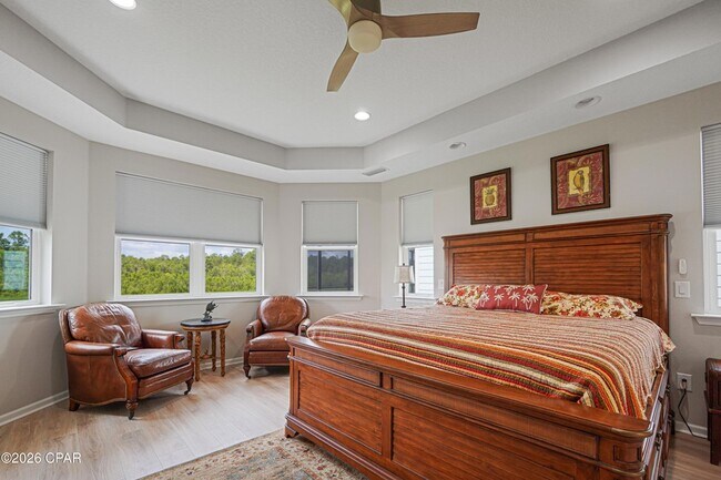Building Photo - 9431 Paradise Dr