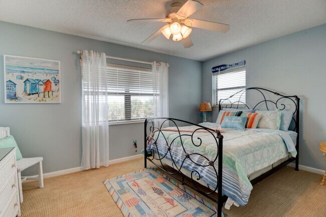 Building Photo - 59 Oceanside Dr