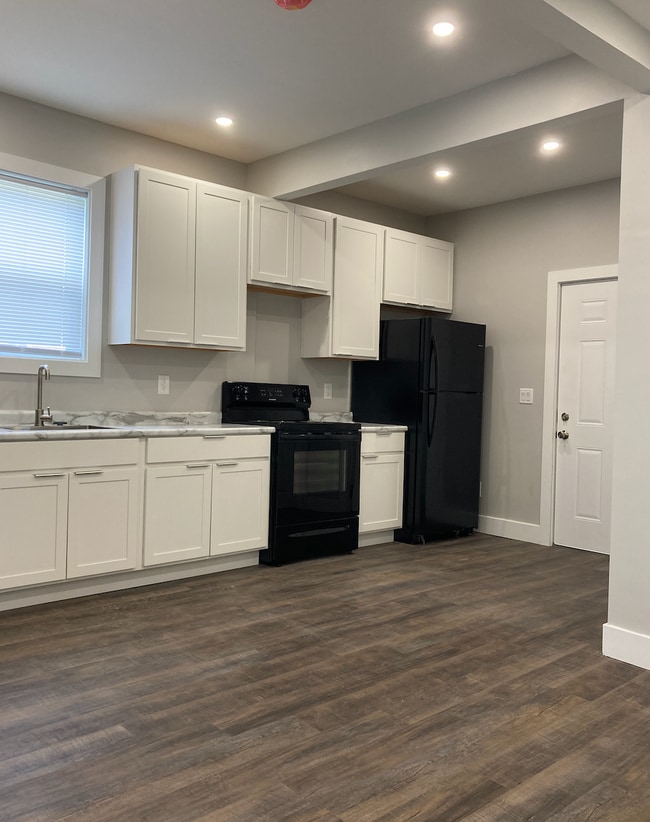 Building Photo - 1229 Sorin St