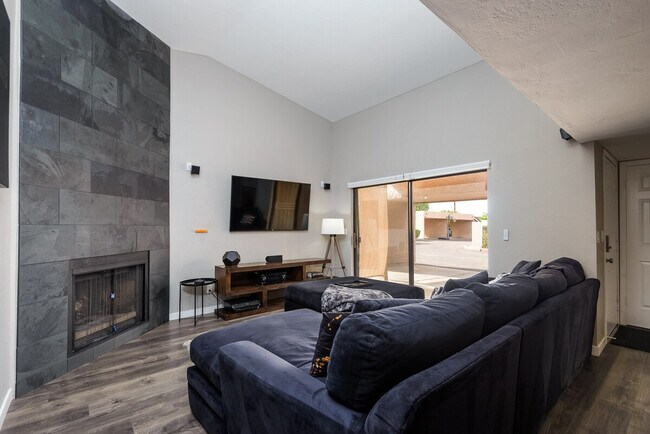 Building Photo - 2041 N 87th Way